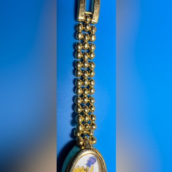 Vintage Timex Gold tone Winnie the Pooh Women's Chain Watch - Used - Picture 4 of 8